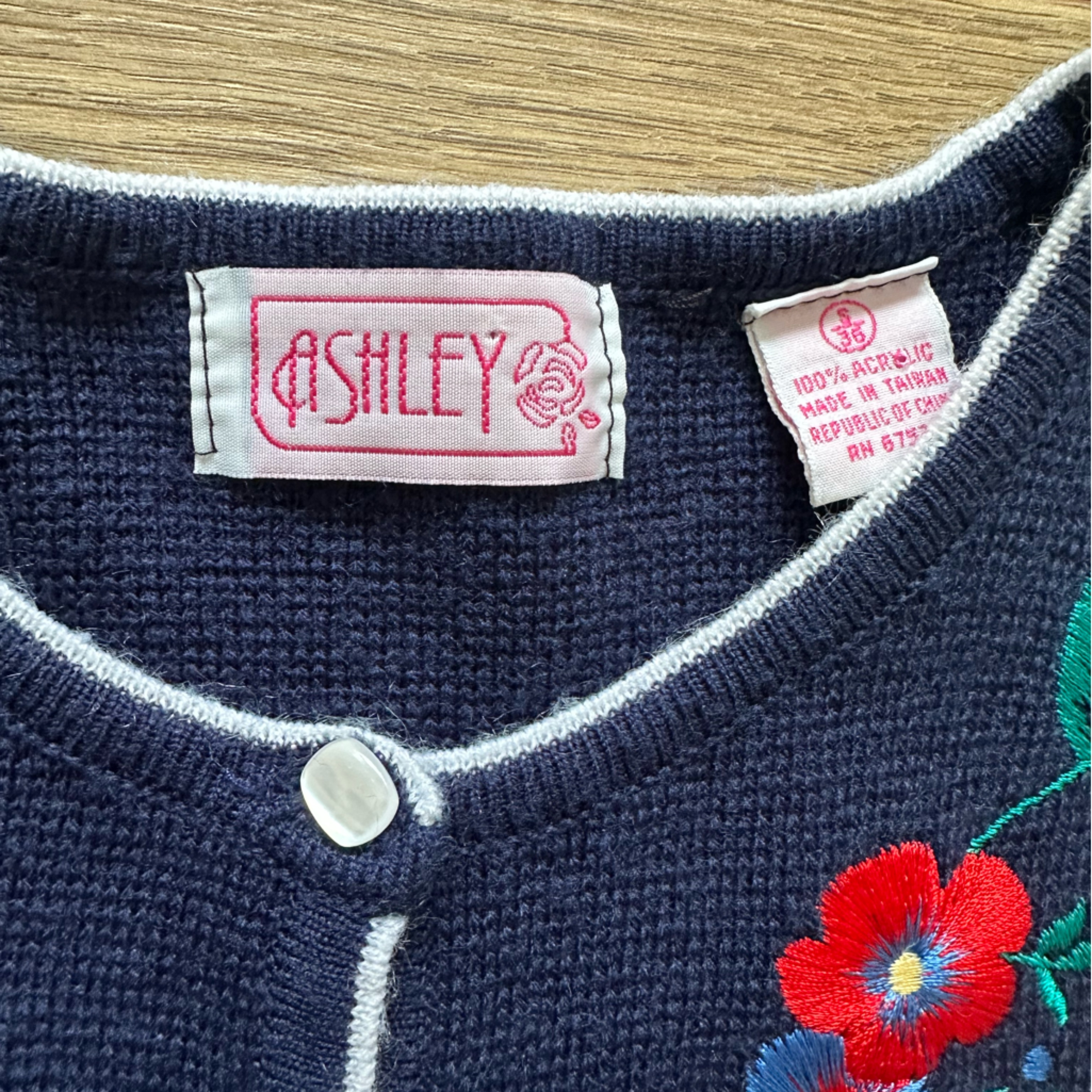 Vintage Ashley Floral Embroidered Cardigan | Iridescent Buttons | Size Small — image 4 of 8